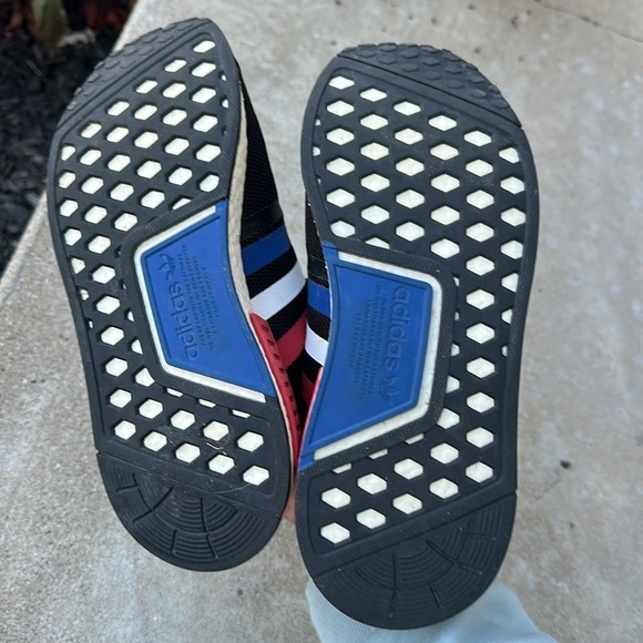 Adidas NMD R1 J Tri-Color Core Black Cloud White Scarlet EG9360 Size 6.5 - Picture 6 of 6